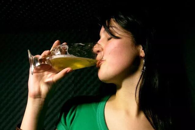 alcoholismo cervecero femenino