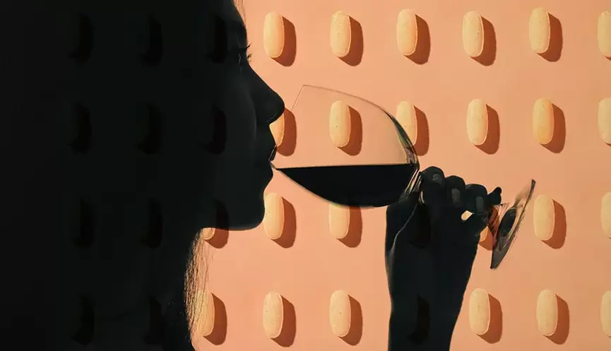 beber alcohol y tomar antibióticos al mismo tiempo