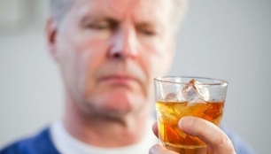 cómo dejar de beber alcohol por su cuenta