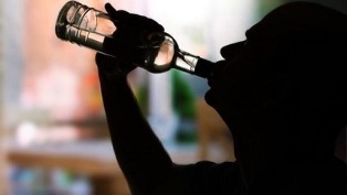 los primeros signos y síntomas del alcoholismo